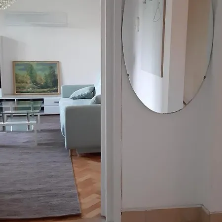 Apartament In A Muresanu Lägenhet *